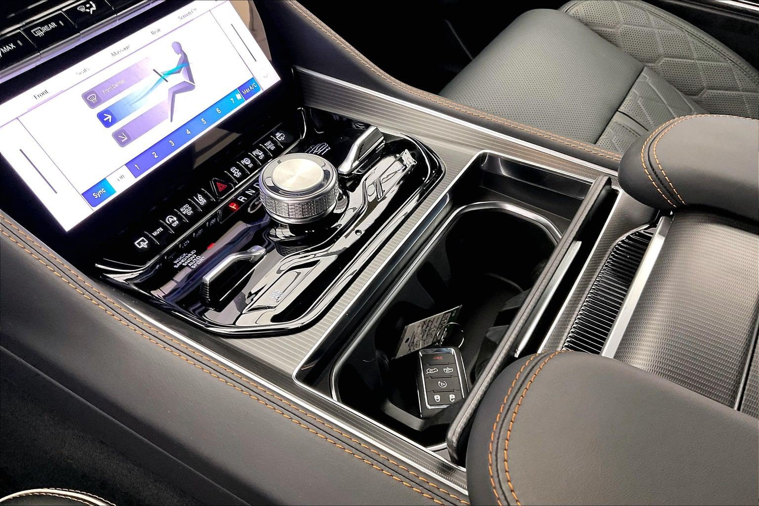 New 2026 Jeep Grand Wagoneer L Summit AWD/4WD image 8