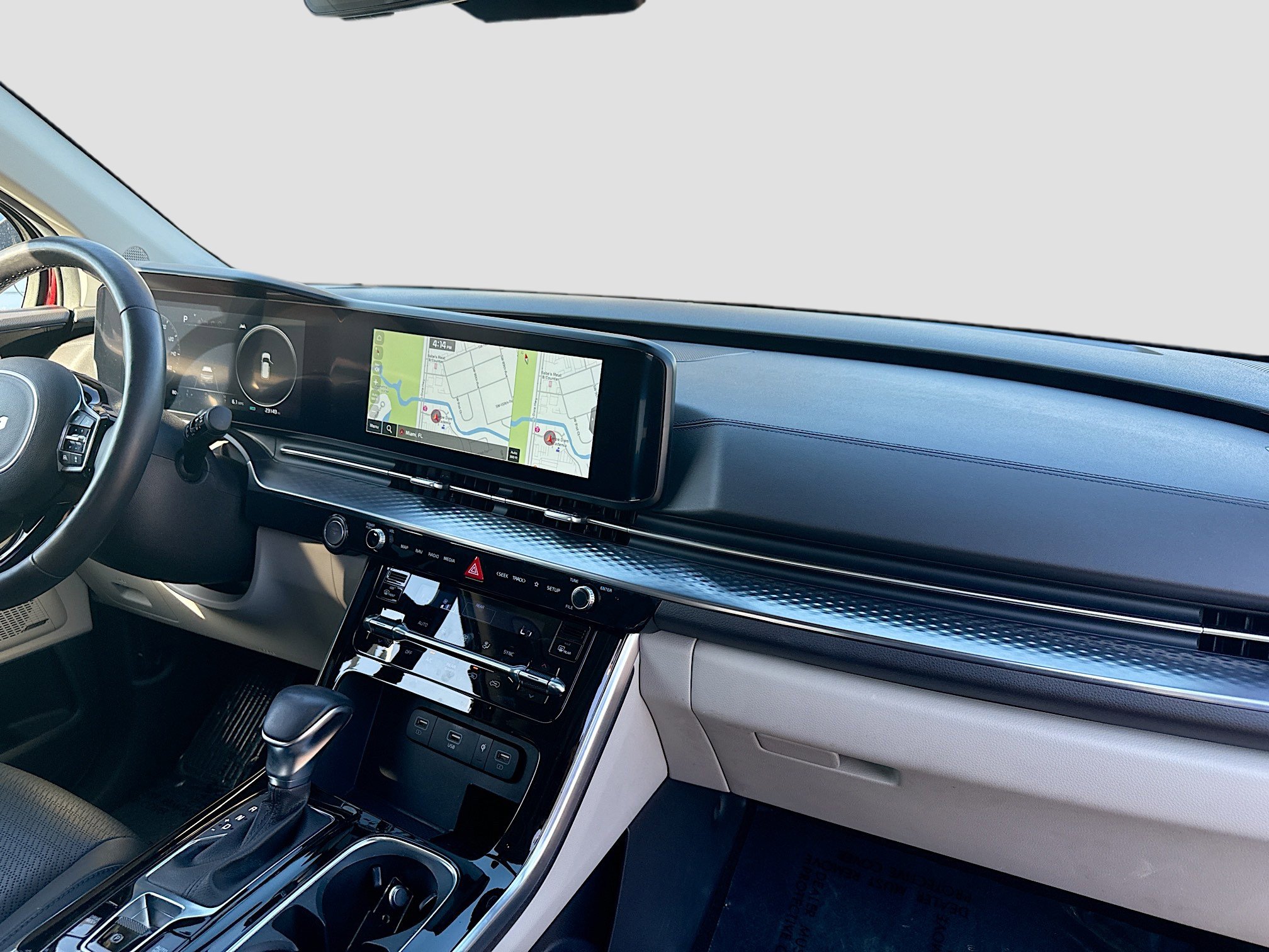 Used 2024 Kia Carnival SX Prestige image 31