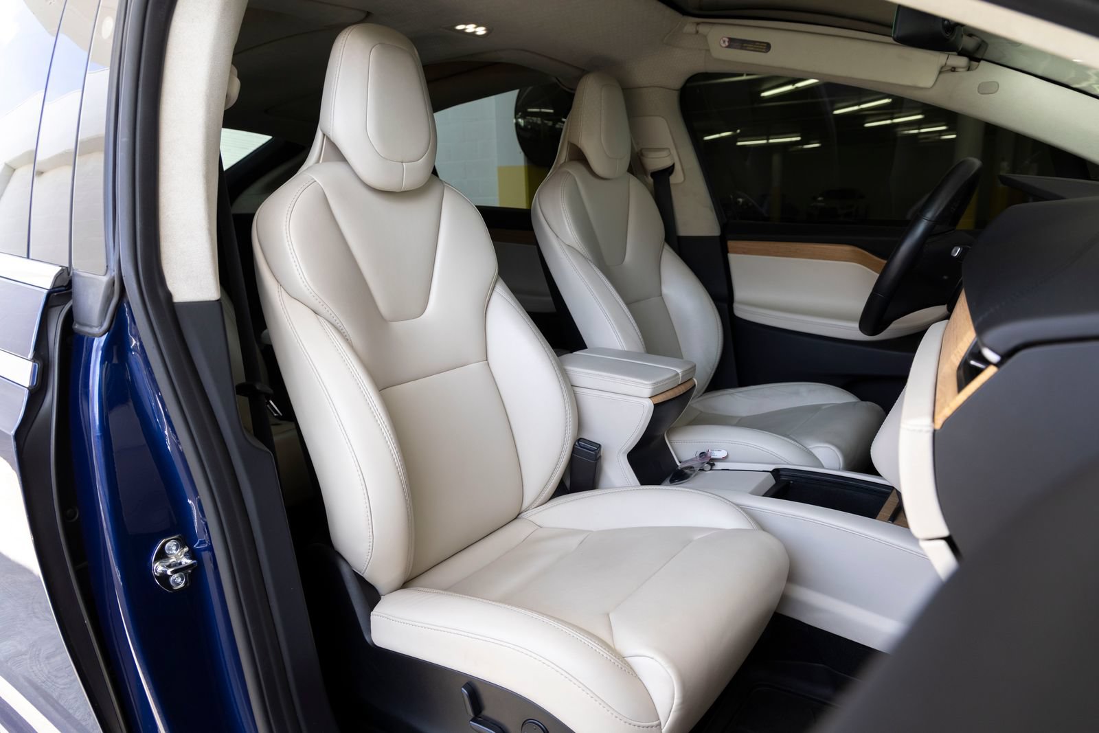 Used 2018 Tesla Model X 100D AWD/4WD image 28