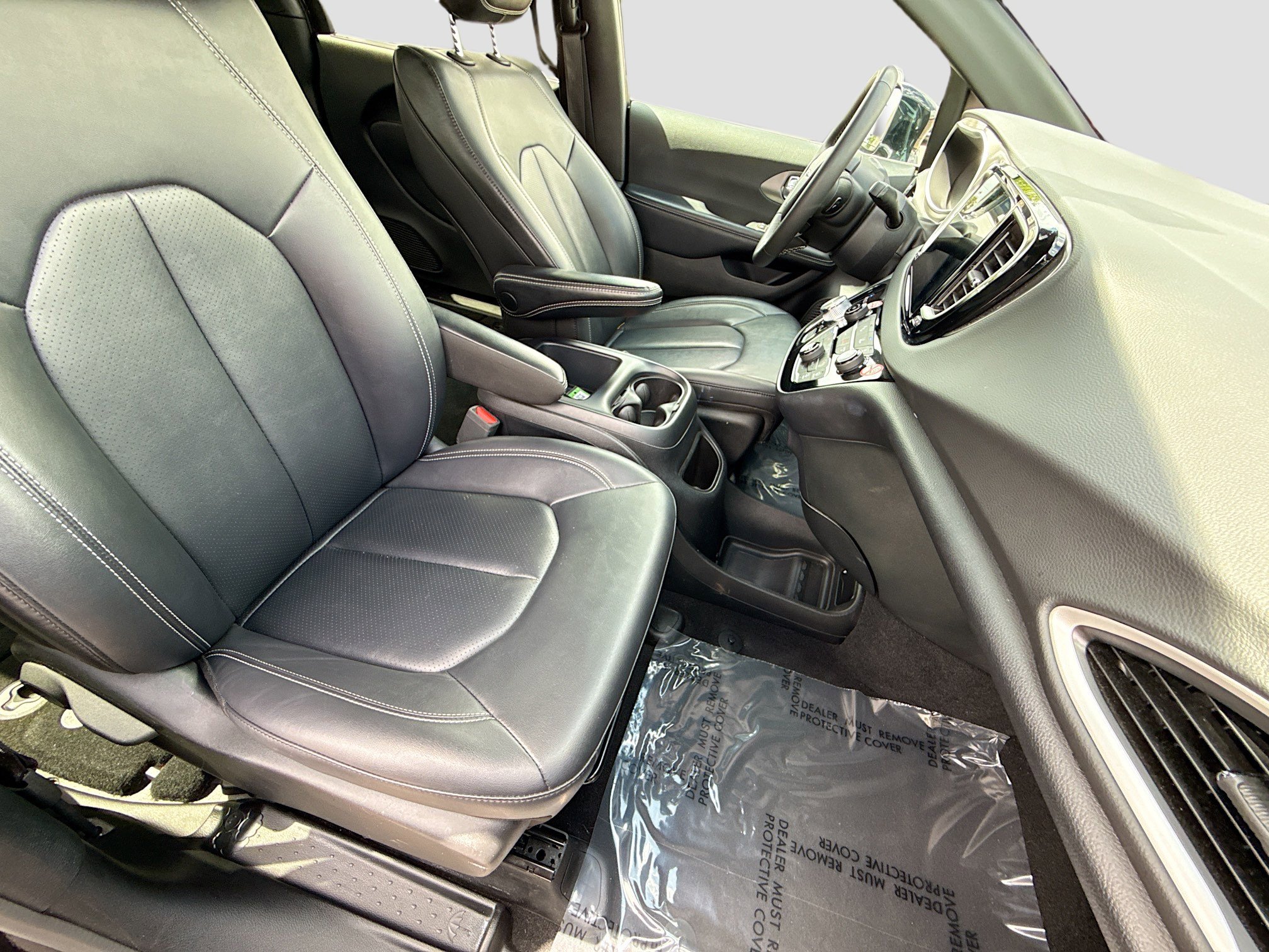 Used 2025 Chrysler Pacifica Select FWD image 14
