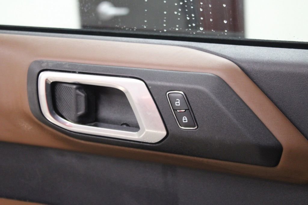 Used 2022 Ford Bronco Outer Banks image 17