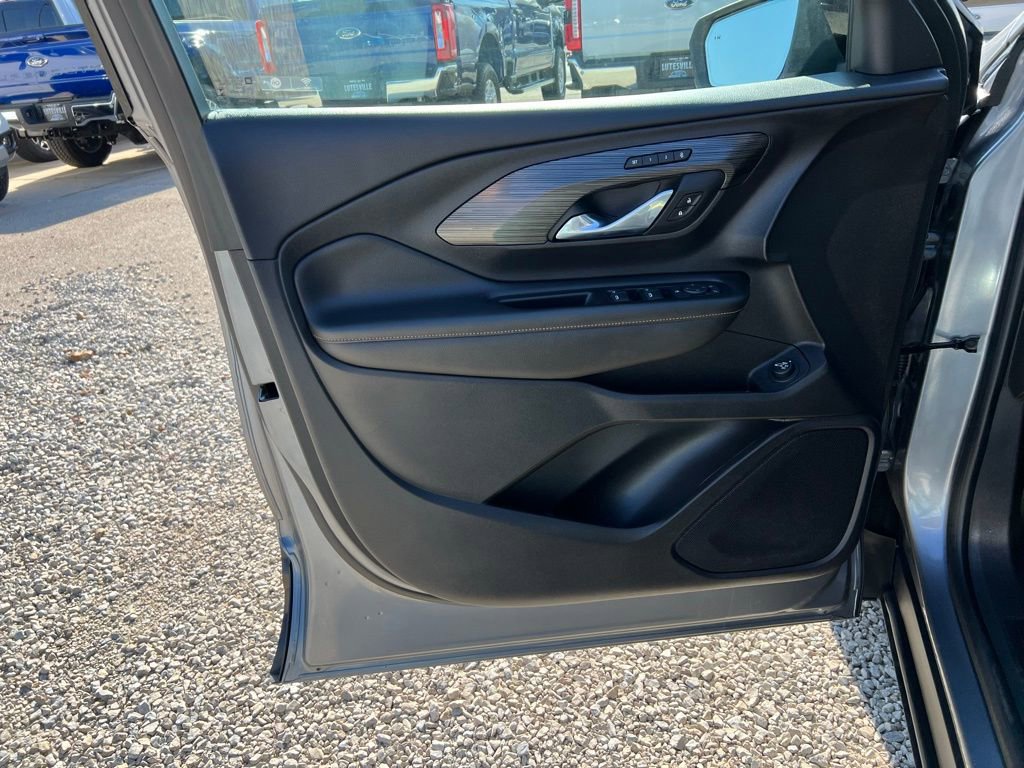 Used 2021 GMC Terrain SLT w/ Elevation Edition image 11