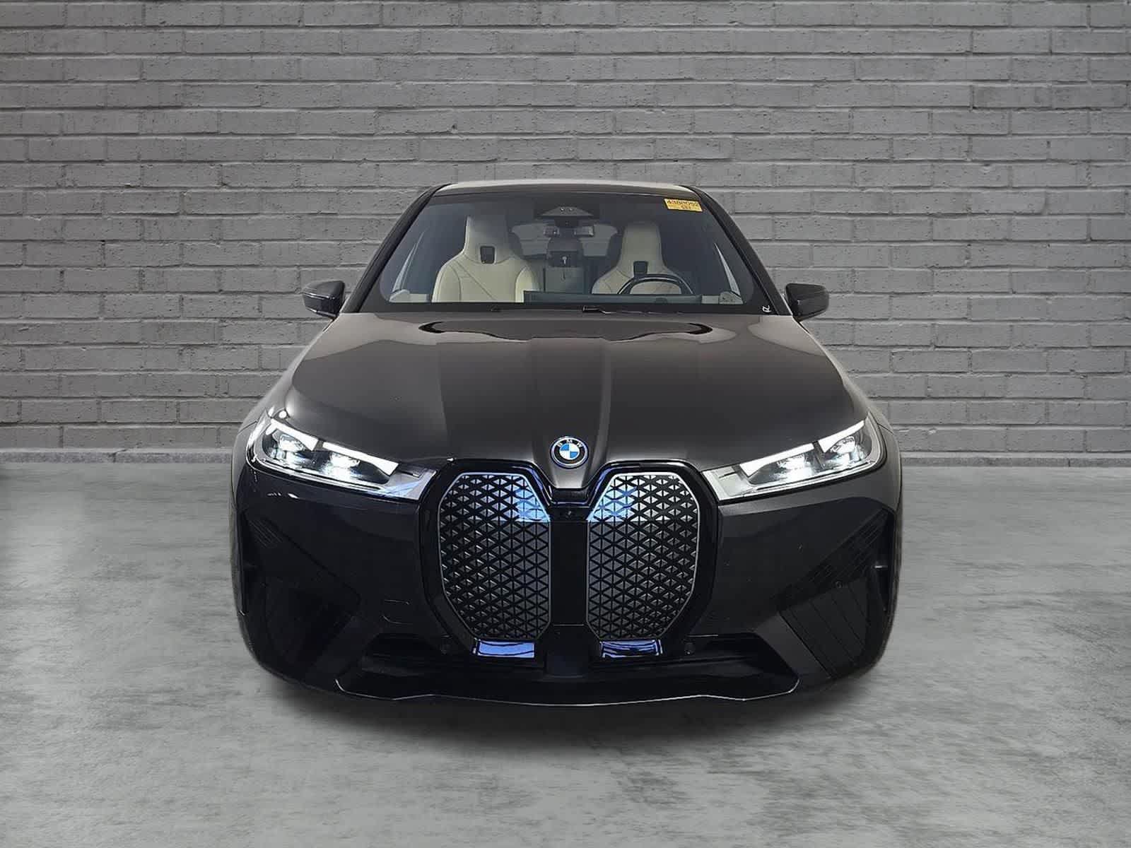 Used 2024 BMW iX xDrive50 w/ Sport Package AWD/4WD image 2