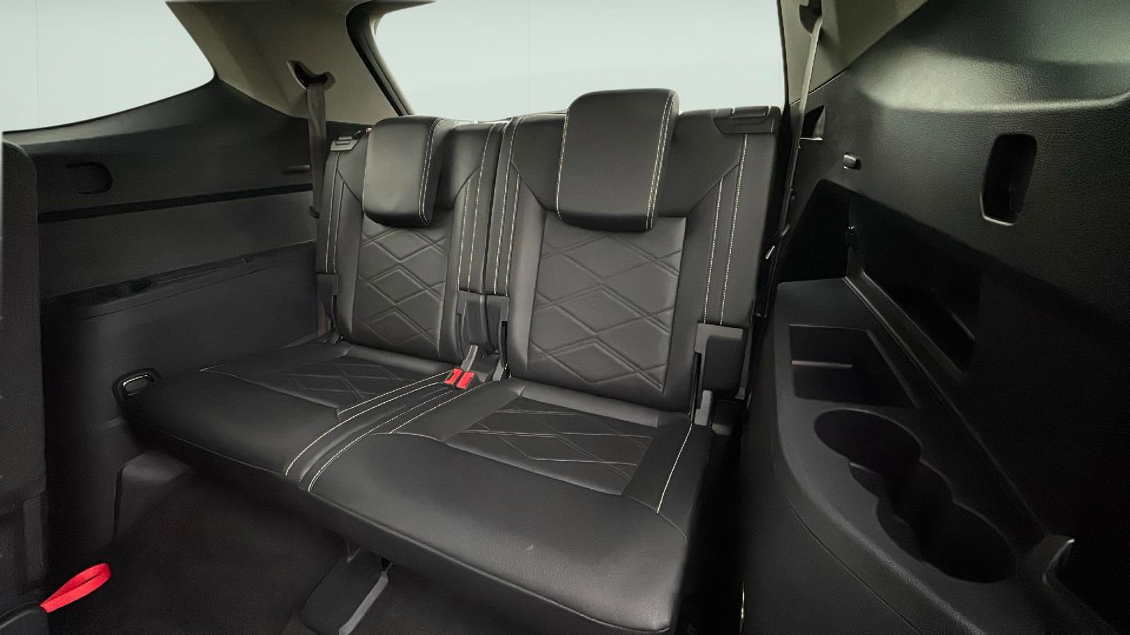 Used 2025 Volkswagen Atlas SE image 24