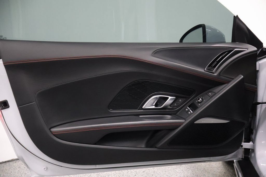 Used 2021 Audi R8 V10 w/ Premium Package RWD image 12