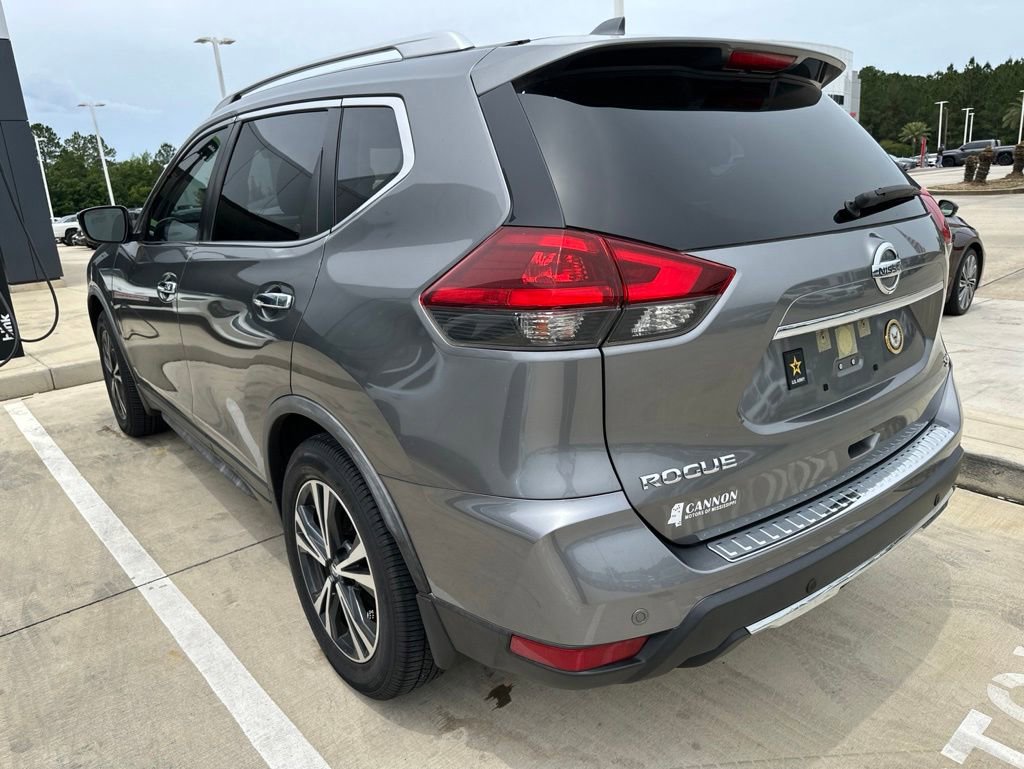 Used 2020 Nissan Rogue SV w/ Premium Package FWD image 3
