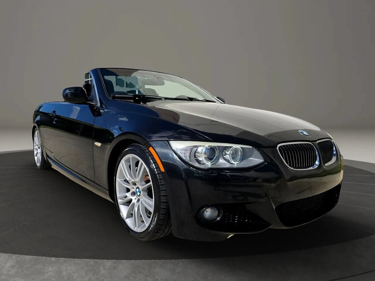 Used 2013 BMW 335i Convertible RWD image 4