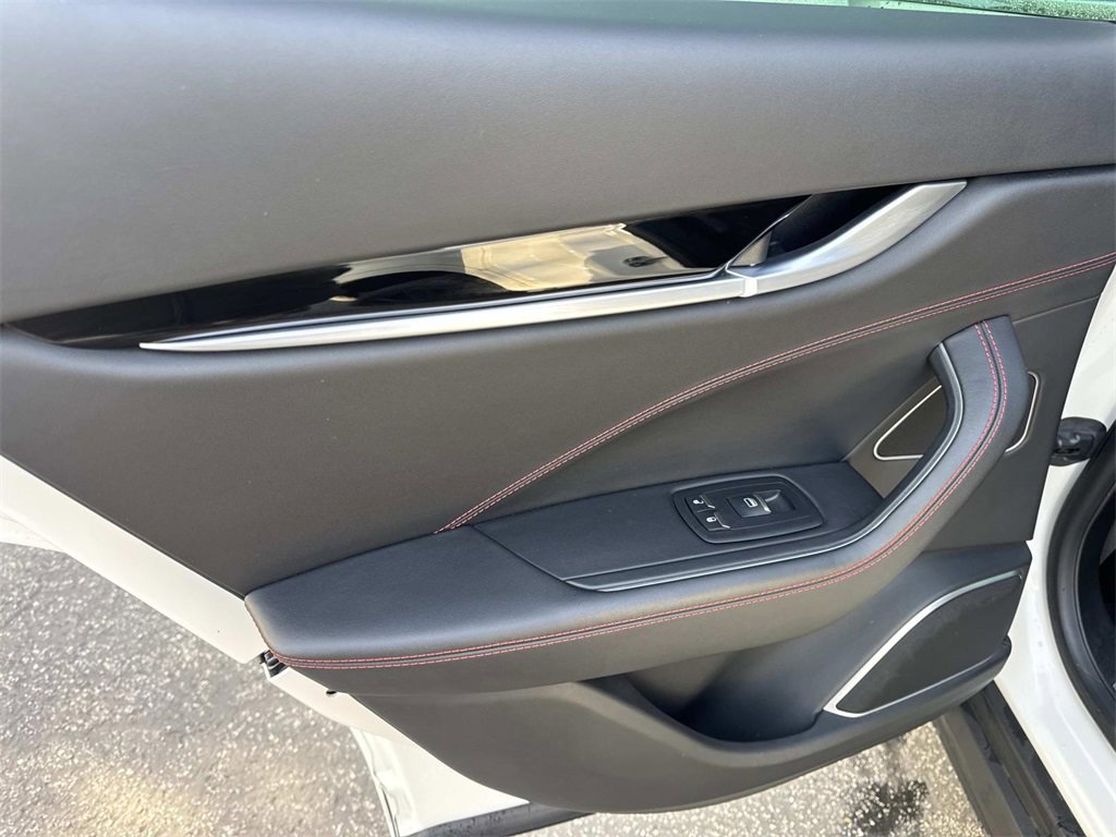 Used 2018 Maserati Levante S GranSport image 23