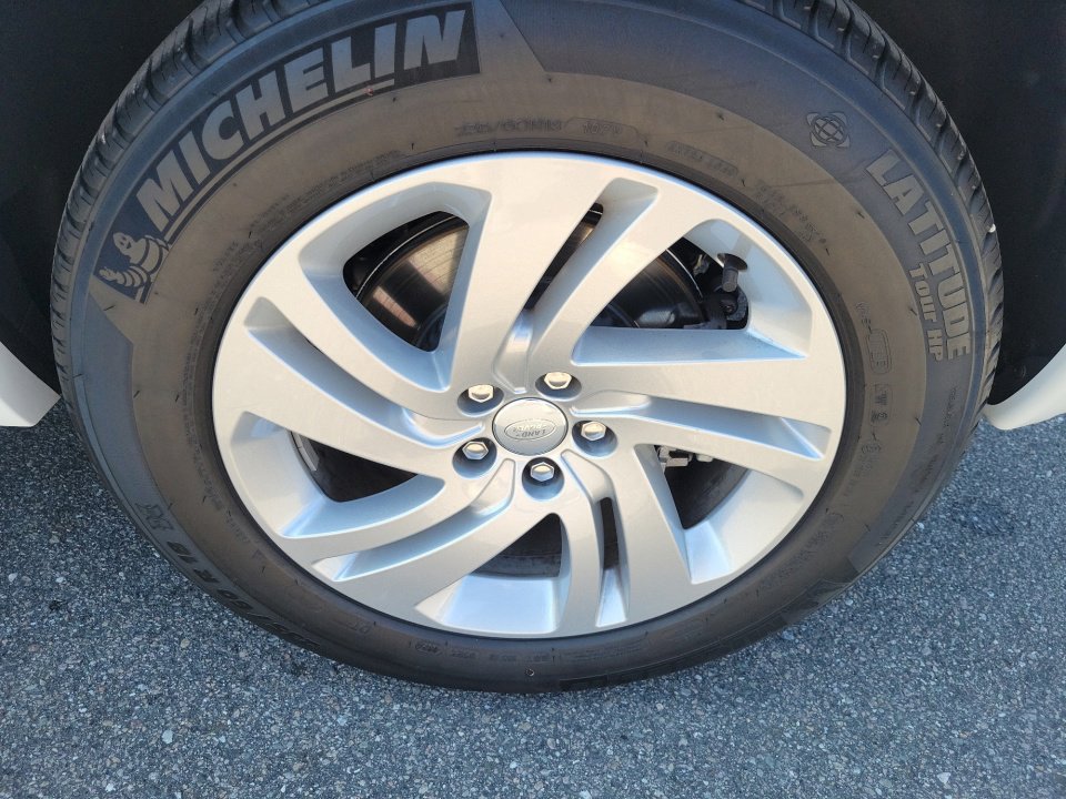 Used 2024 Land Rover Discovery Sport S image 26