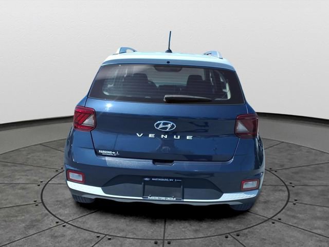Used 2023 Hyundai Venue Limited w/ Cargo Package image 5