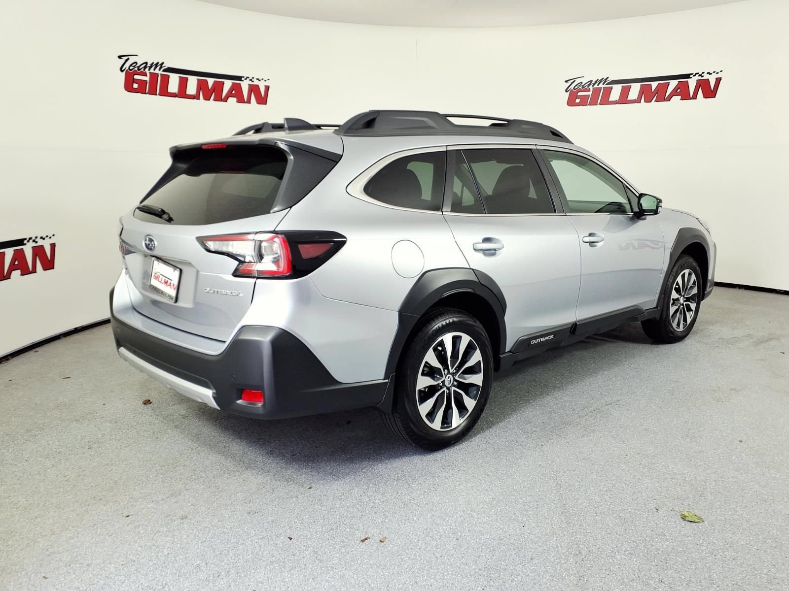 Certified 2025 Subaru Outback Limited AWD/4WD image 4