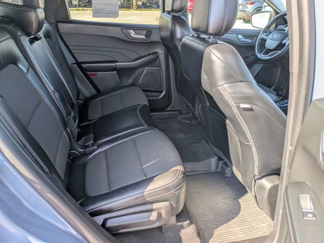 Used 2023 Ford Escape SE image 30