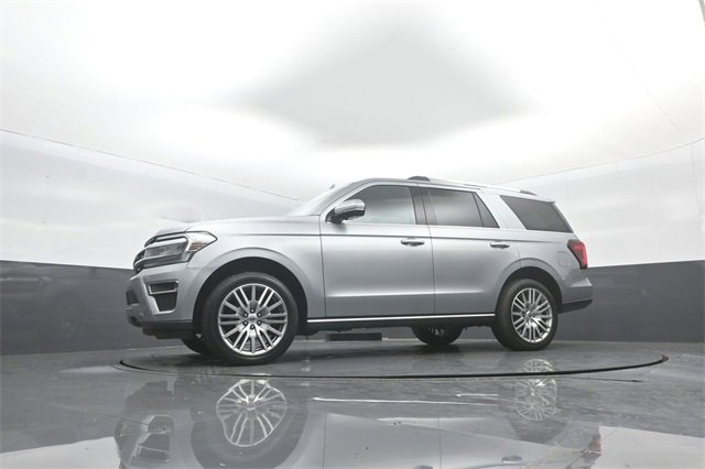 Used 2022 Ford Expedition Limited image 25