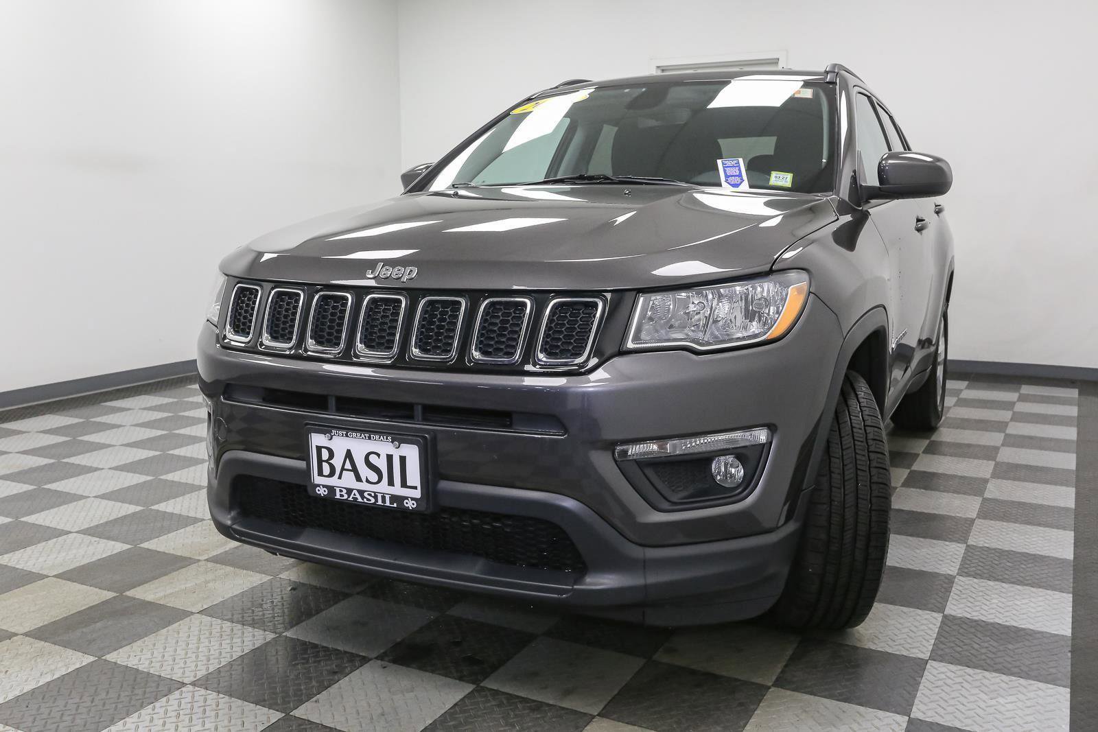 Used 2020 Jeep Compass Latitude w/ Cold Weather Group image 4
