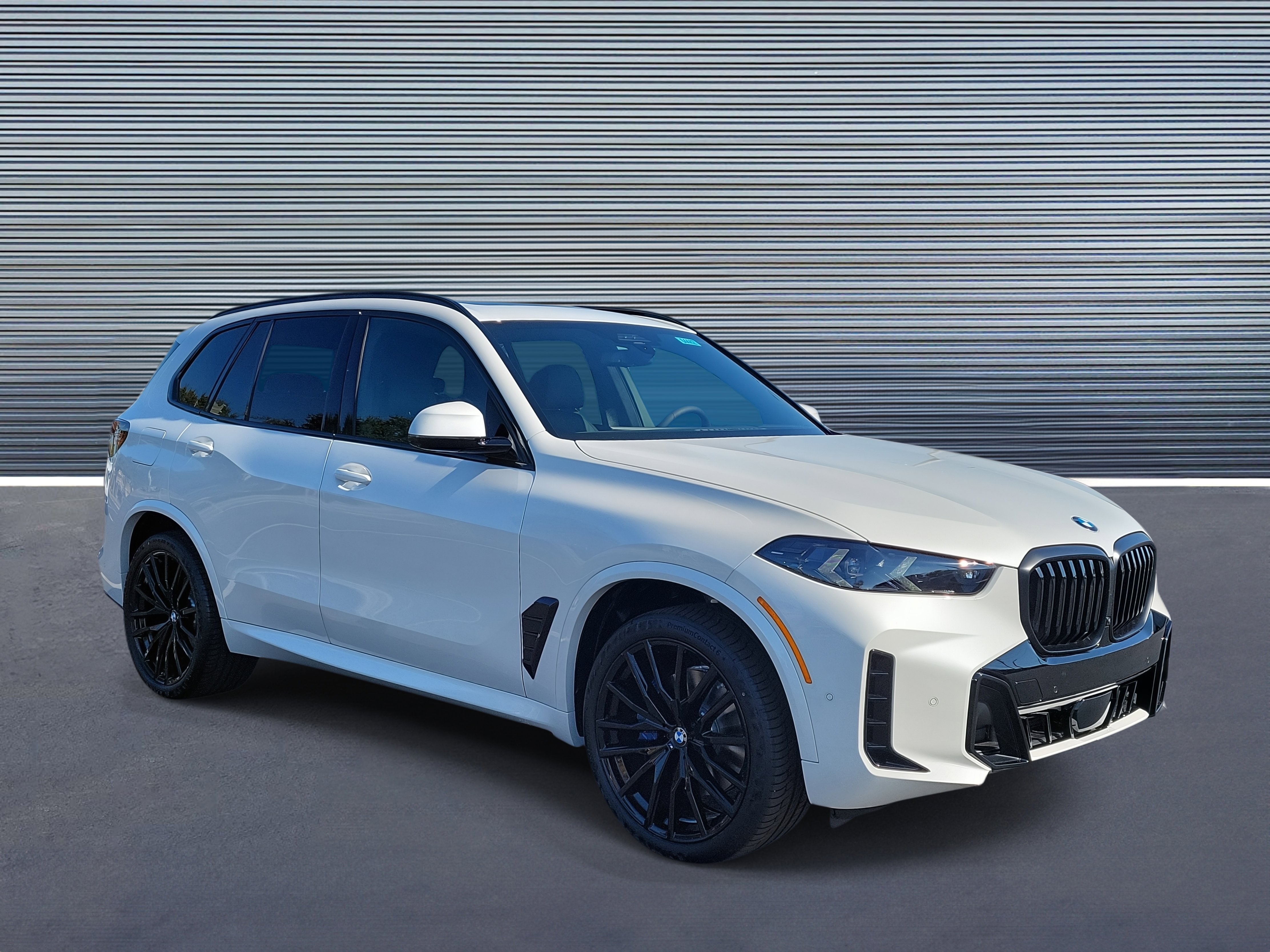 New 2026 BMW X5 xDrive40i w/ Executive Package image 2