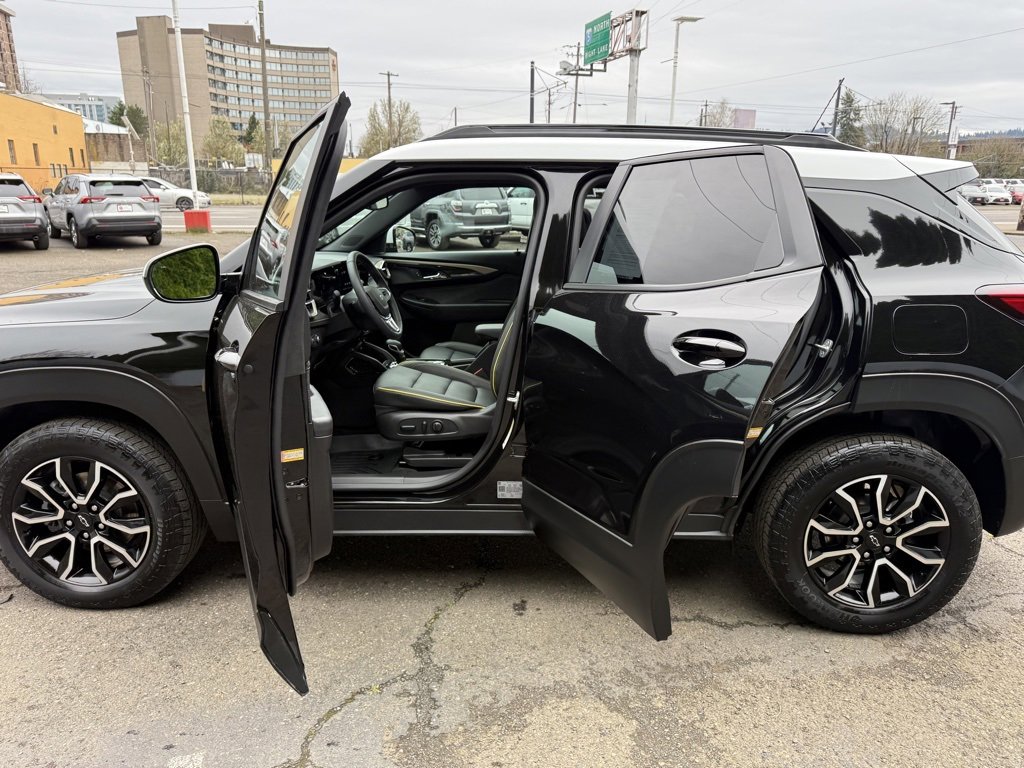 Used 2025 Chevrolet TrailBlazer ACTIV w/ Convenience Package image 19
