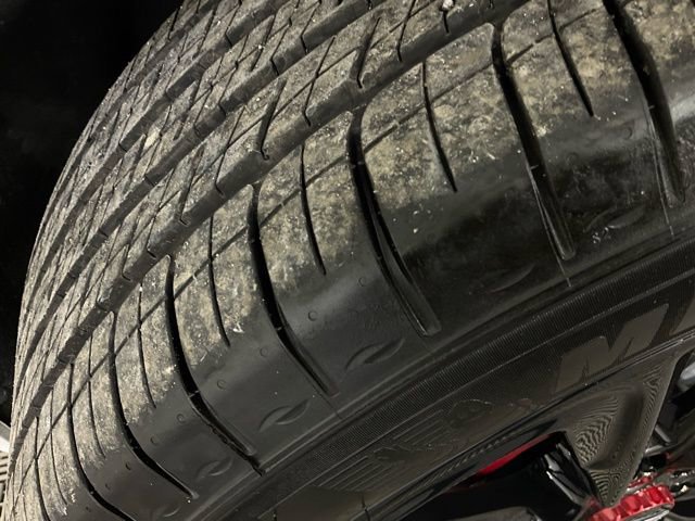 Certified 2025 Cadillac XT6 Sport w/ LPO, Red Accent Package image 38