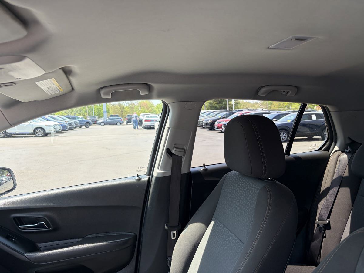 Used 2020 Chevrolet Trax LS w/ Tint and Cruise Package FWD image 10