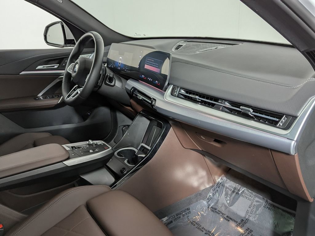 Used 2025 BMW X2 xDrive28i w/ M Sport Package image 29