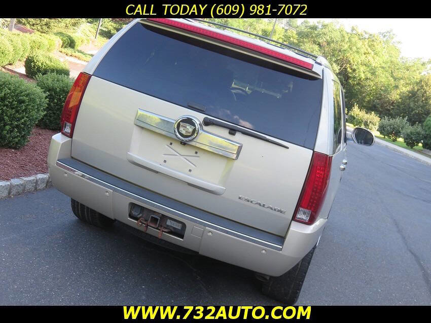 Used 2007 Cadillac Escalade AWD w/ Information Package image 14