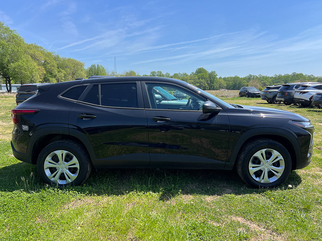 Used 2024 Chevrolet Trax LS FWD image 6