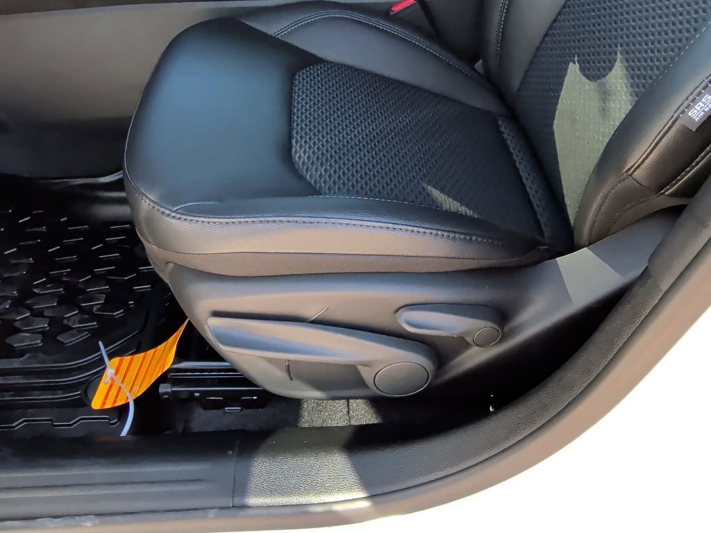 New 2026 Jeep Compass Altitude image 13