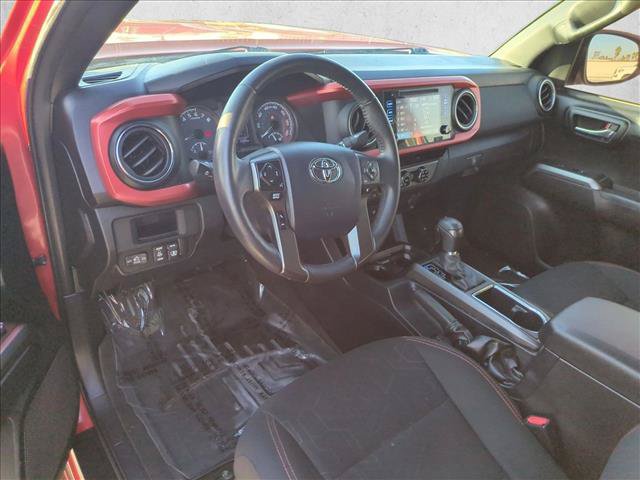 Used 2017 Toyota Tacoma TRD Off-Road w/ Tow Package AWD/4WD image 10