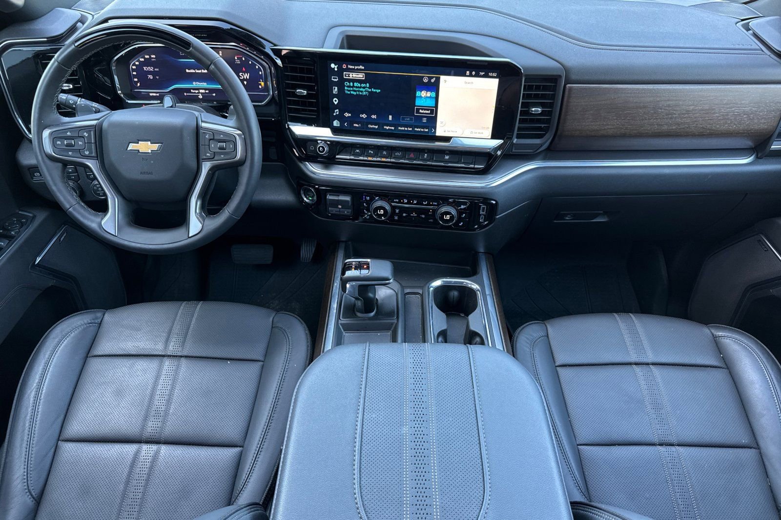 Used 2025 Chevrolet Silverado 1500 High Country AWD/4WD image 15