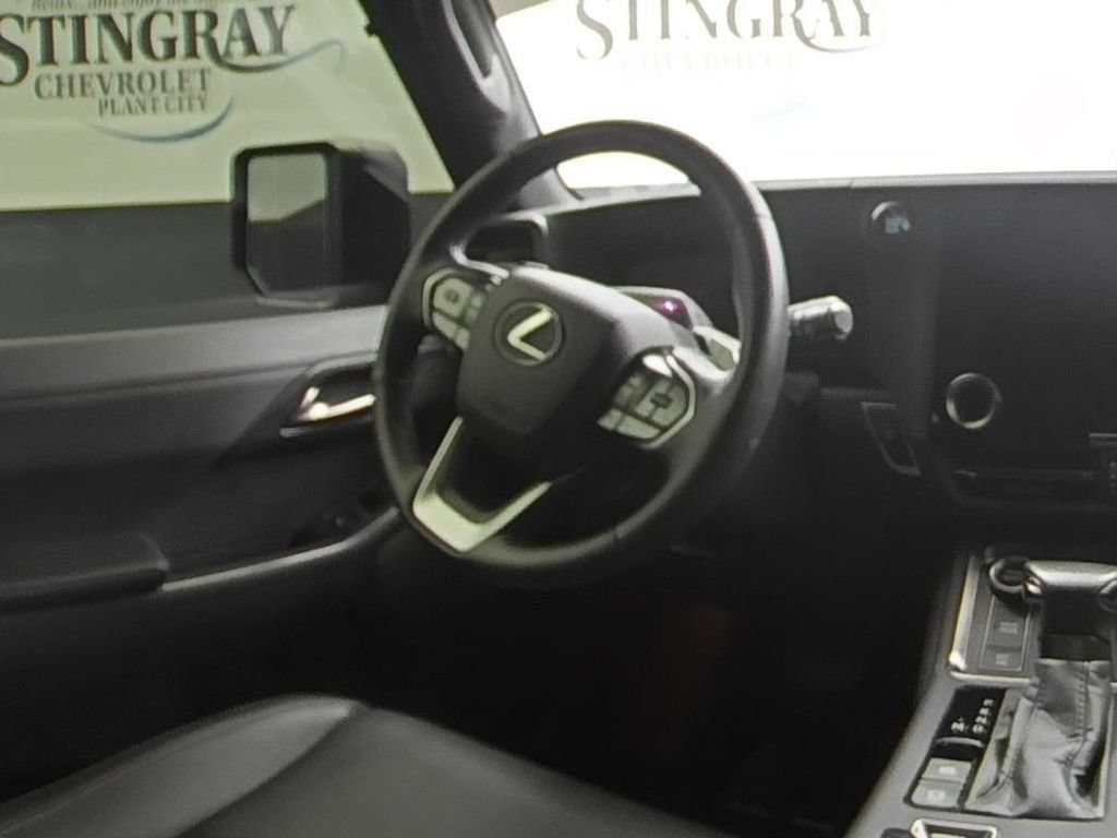 Used 2025 Lexus GX 550 w/ Cold Area Package AWD/4WD image 16