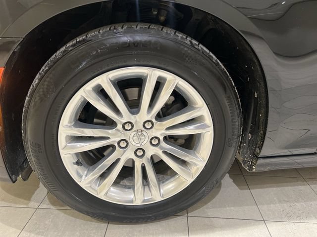 Used 2019 Chrysler 300 Touring L w/ Quick Order Package 22F RWD image 28