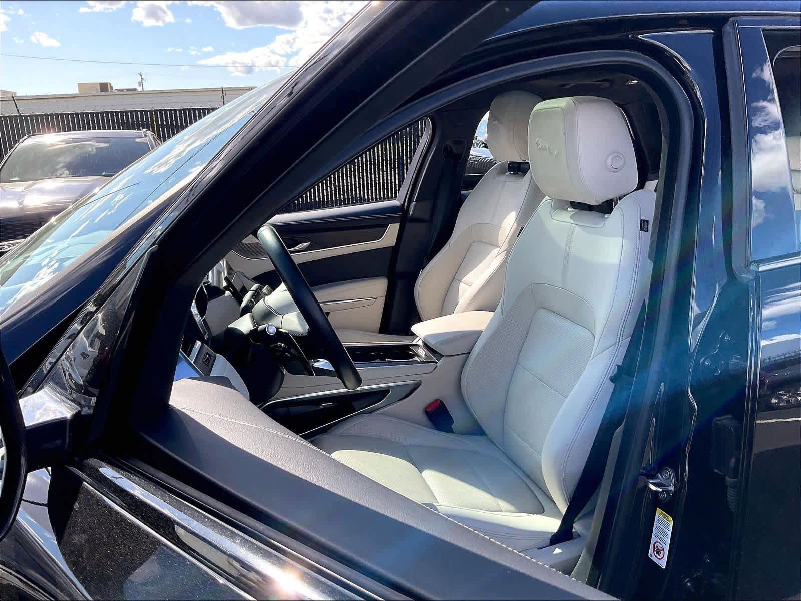 Used 2025 Jaguar F-PACE R-Dynamic S image 27