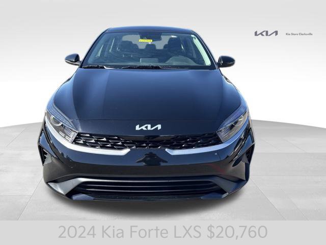 Certified 2024 Kia Forte LXS w/ LXS Technology Package FWD image 3