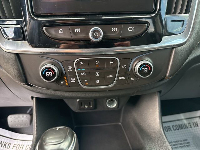 Used 2018 Chevrolet Traverse LT FWD image 15