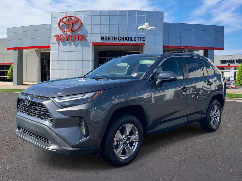 Used 2022 Toyota RAV4 XLE w/ Convenience Package image 5