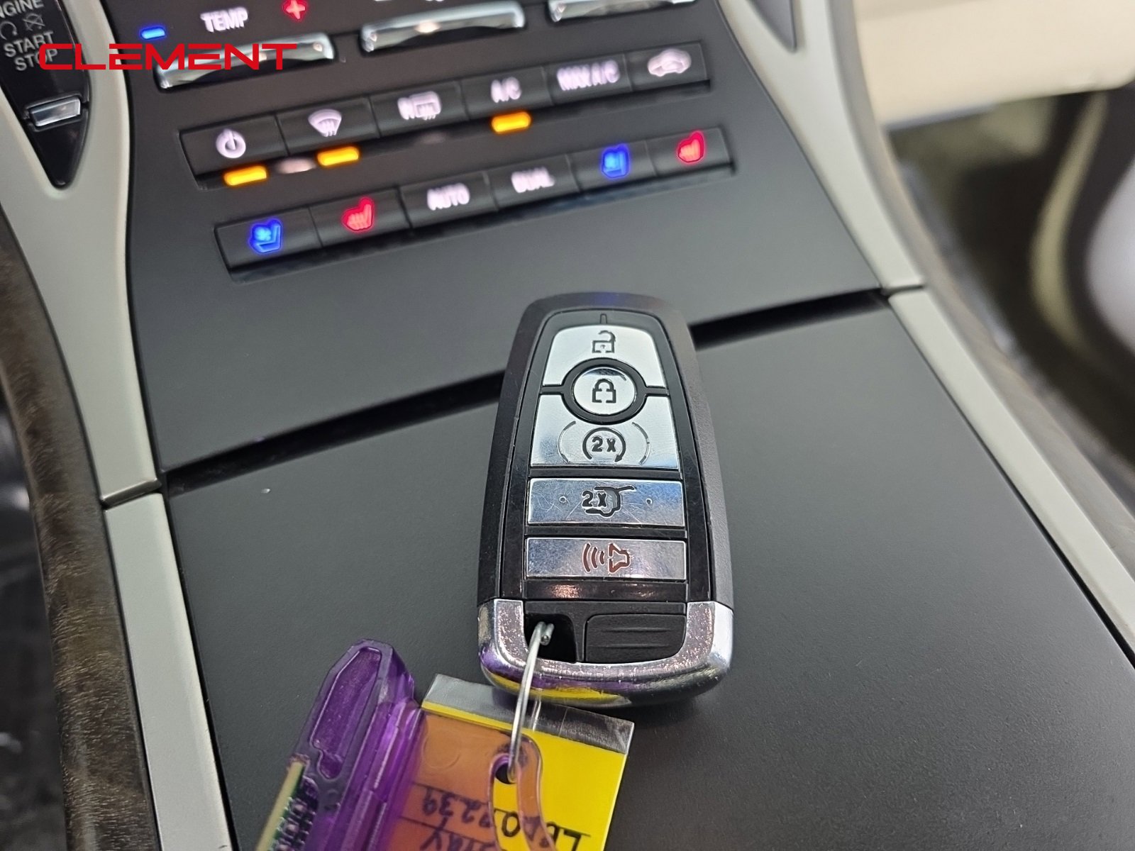 Used 2020 Lincoln Nautilus Reserve image 18