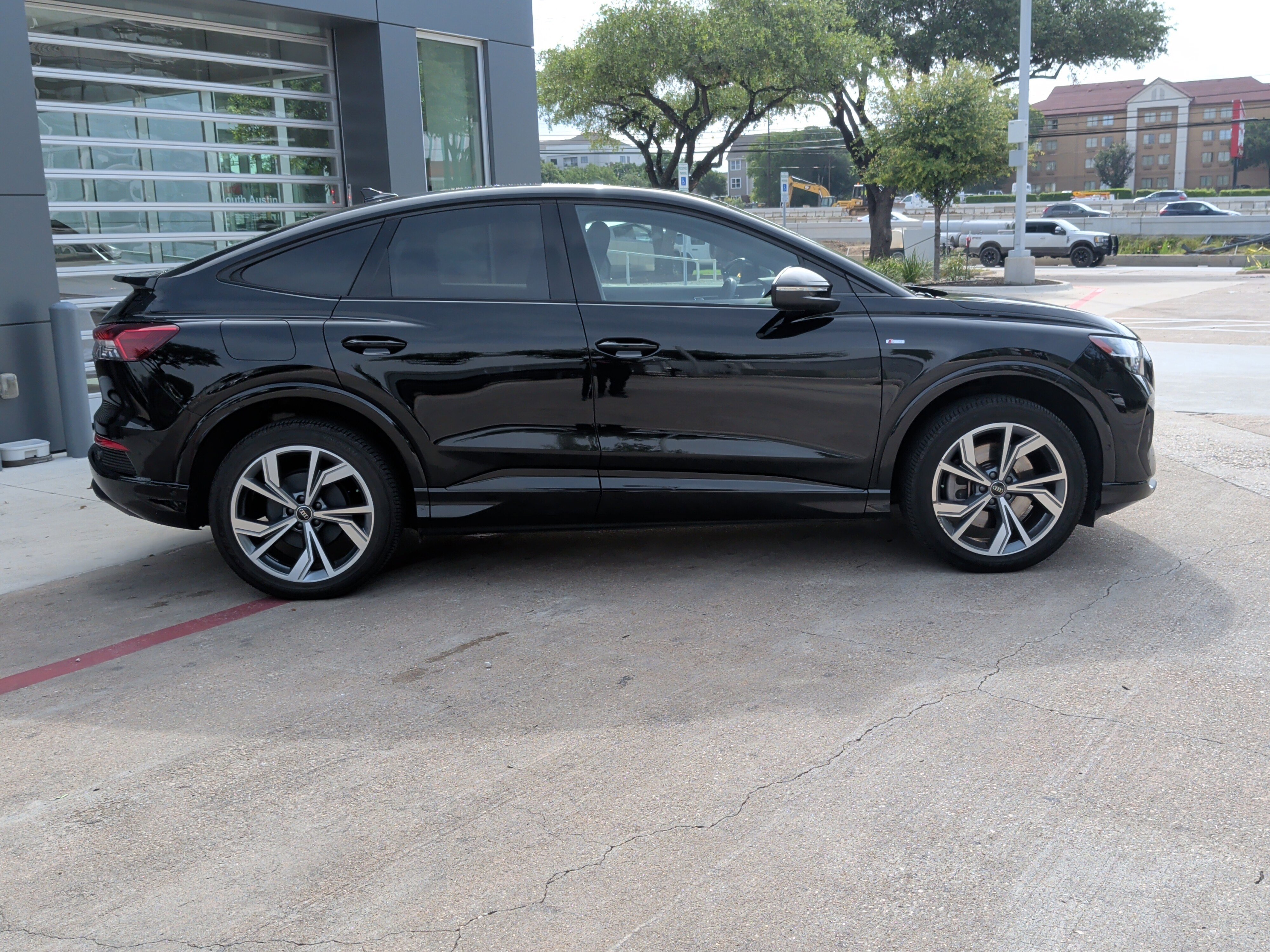 Used 2023 Audi Q4 e-tron Prestige w/ Black Optic Package AWD/4WD image 11