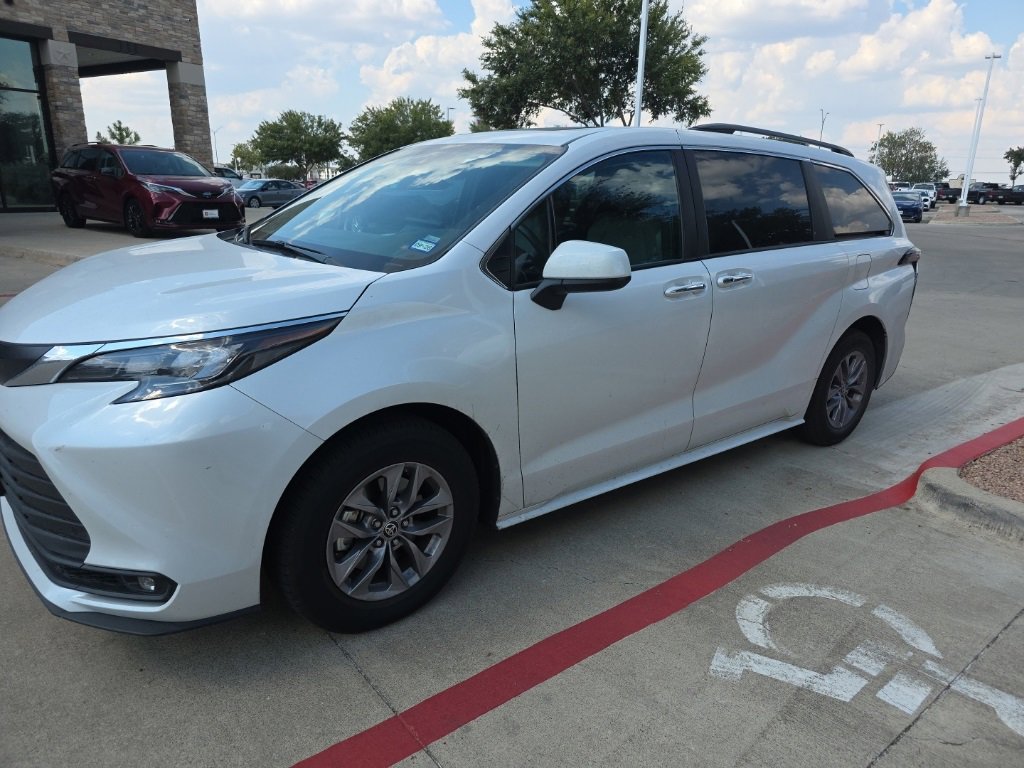 Used 2025 Toyota Sienna XLE