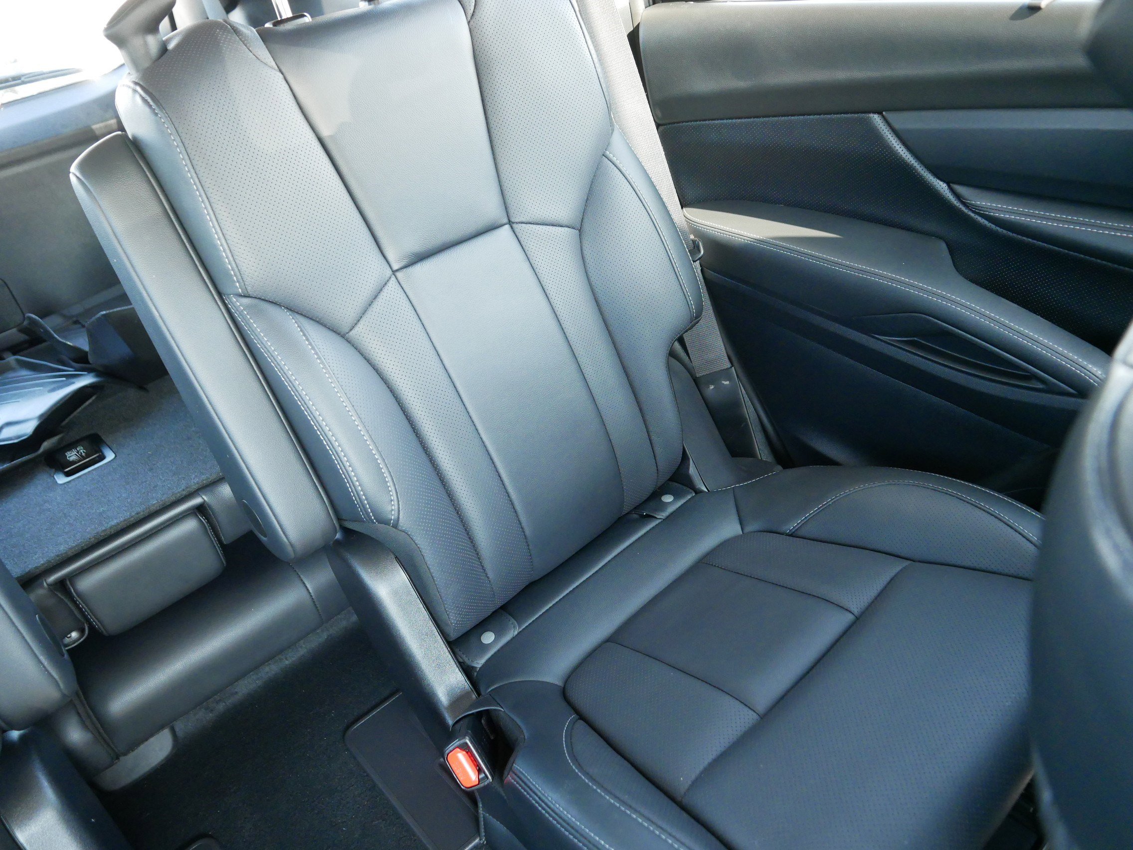 Used 2023 Subaru Ascent Limited w/ Technology Package image 14