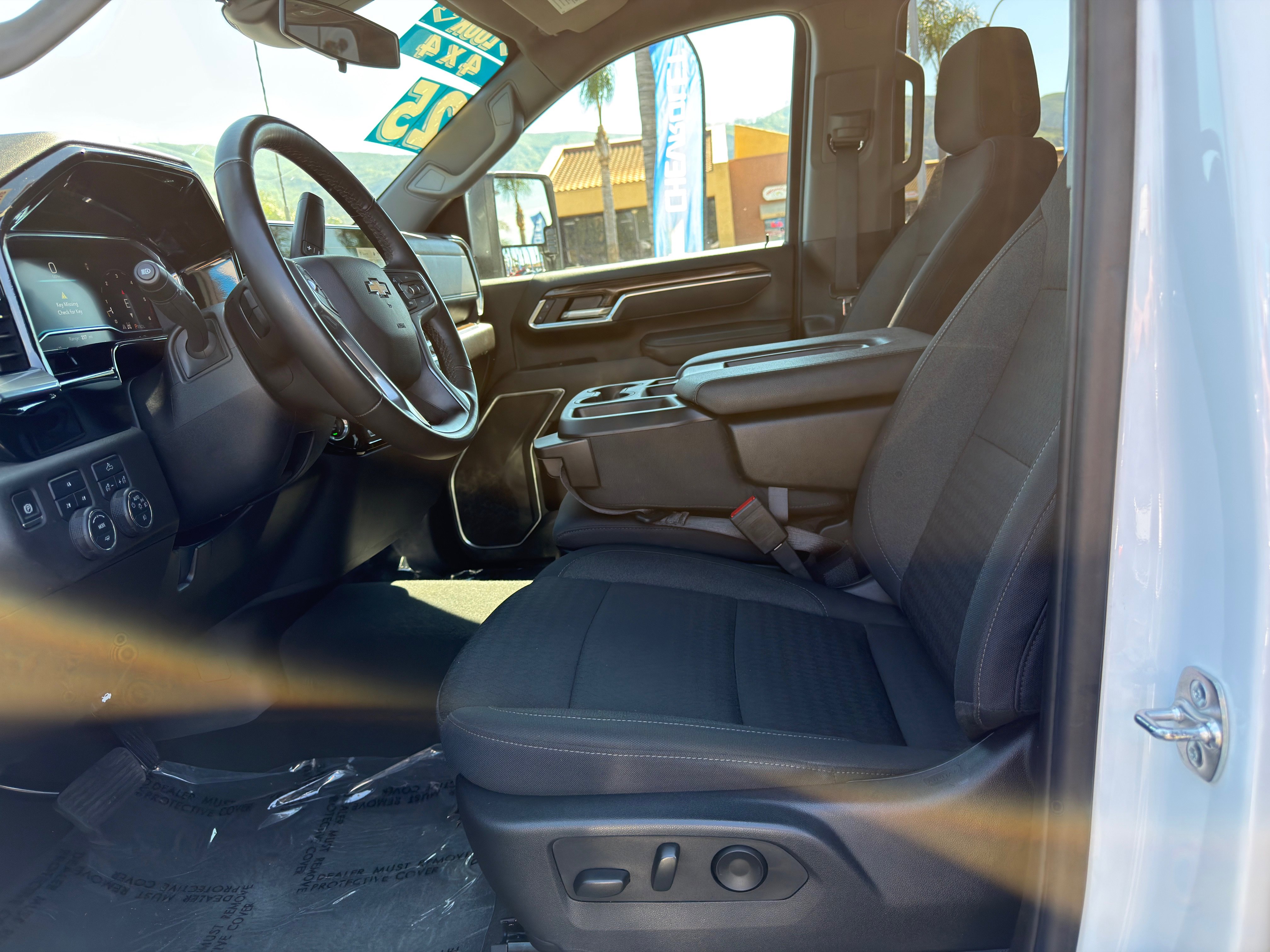 Used 2025 Chevrolet Silverado 2500 LT w/ Convenience Package image 25