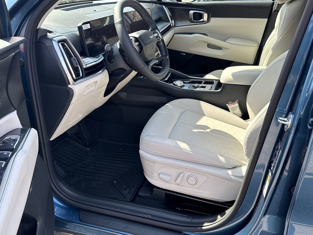 New 2026 Kia Sorento EX w/ EX Premium Package FWD image 9