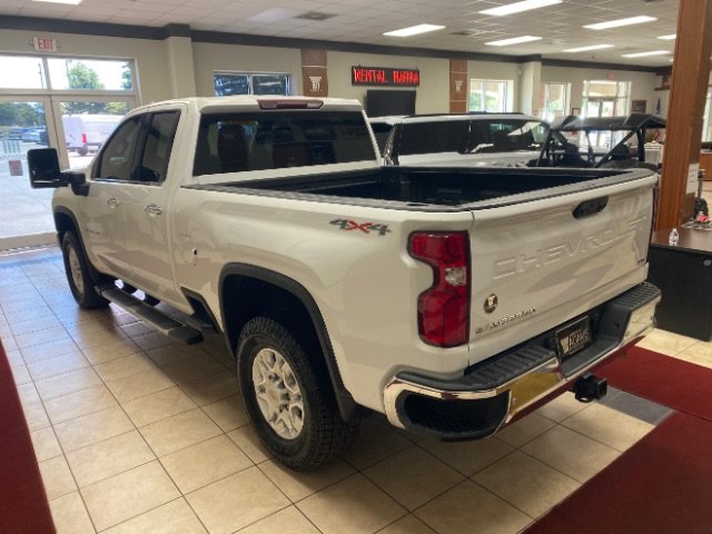 Used 2022 Chevrolet Silverado 2500 LTZ w/ Safety Package AWD/4WD image 2