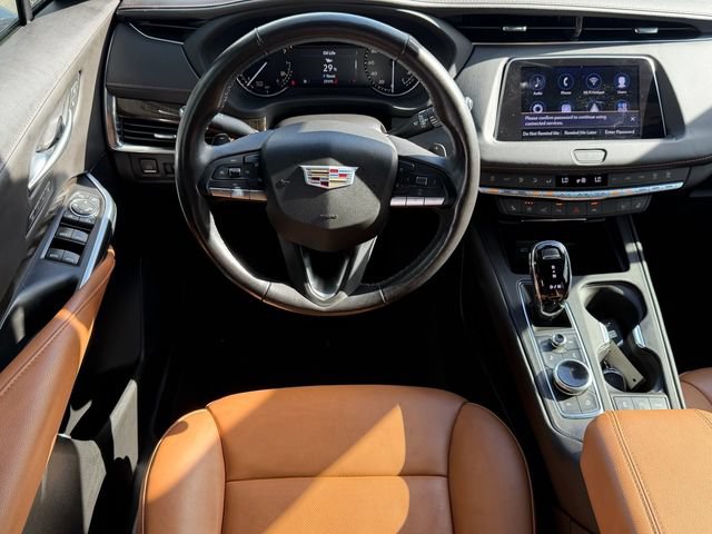Used 2022 Cadillac XT4 Premium Luxury w/ Enhanced Visibility Package FWD image 14
