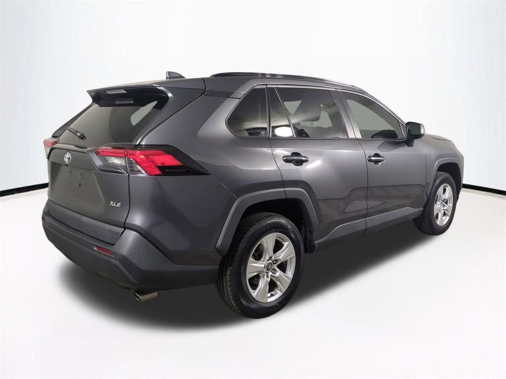 Used 2021 Toyota RAV4 XLE image 5