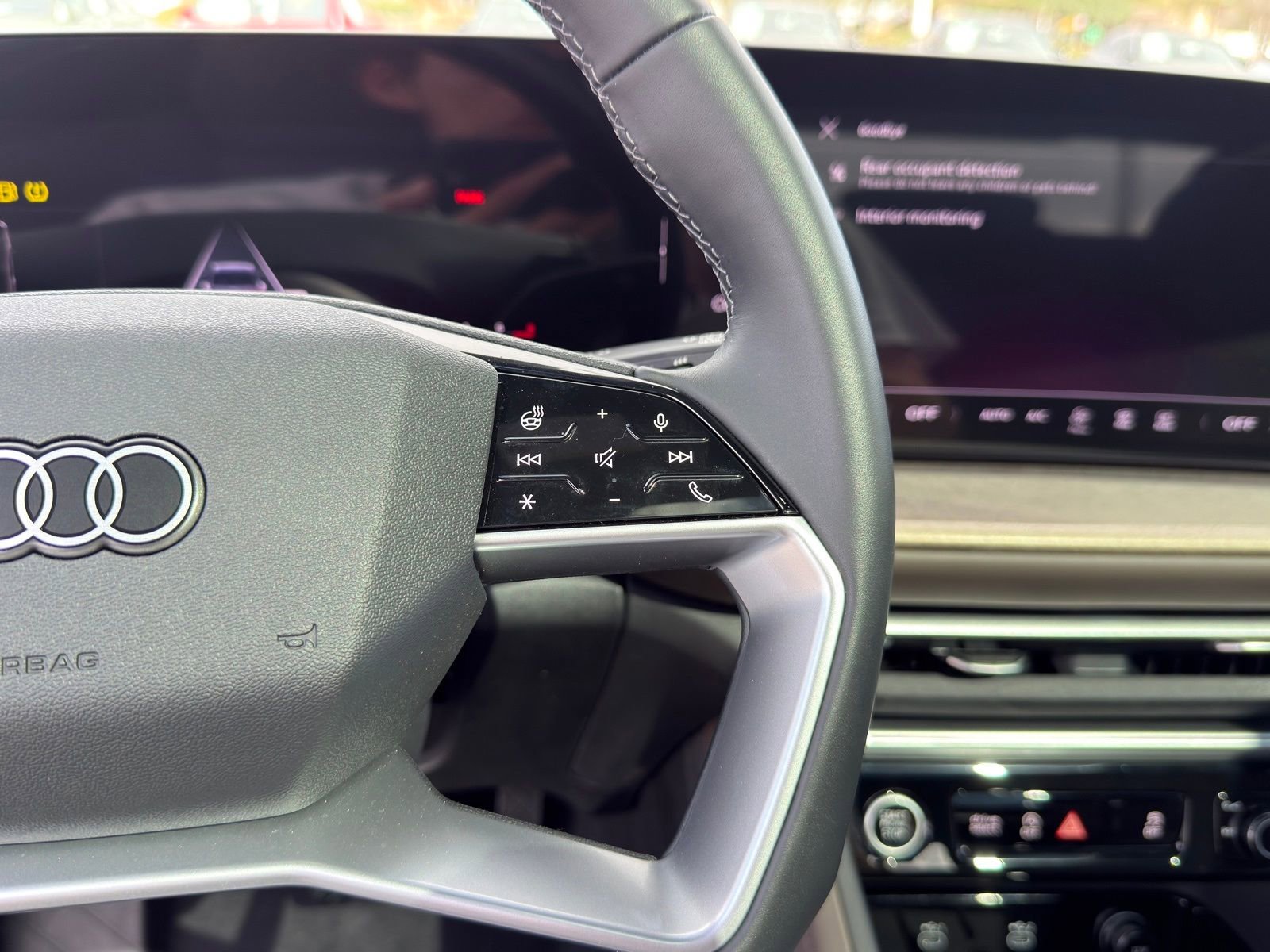 Used 2025 Audi Q5 Premium Plus w/ Premium Plus image 17