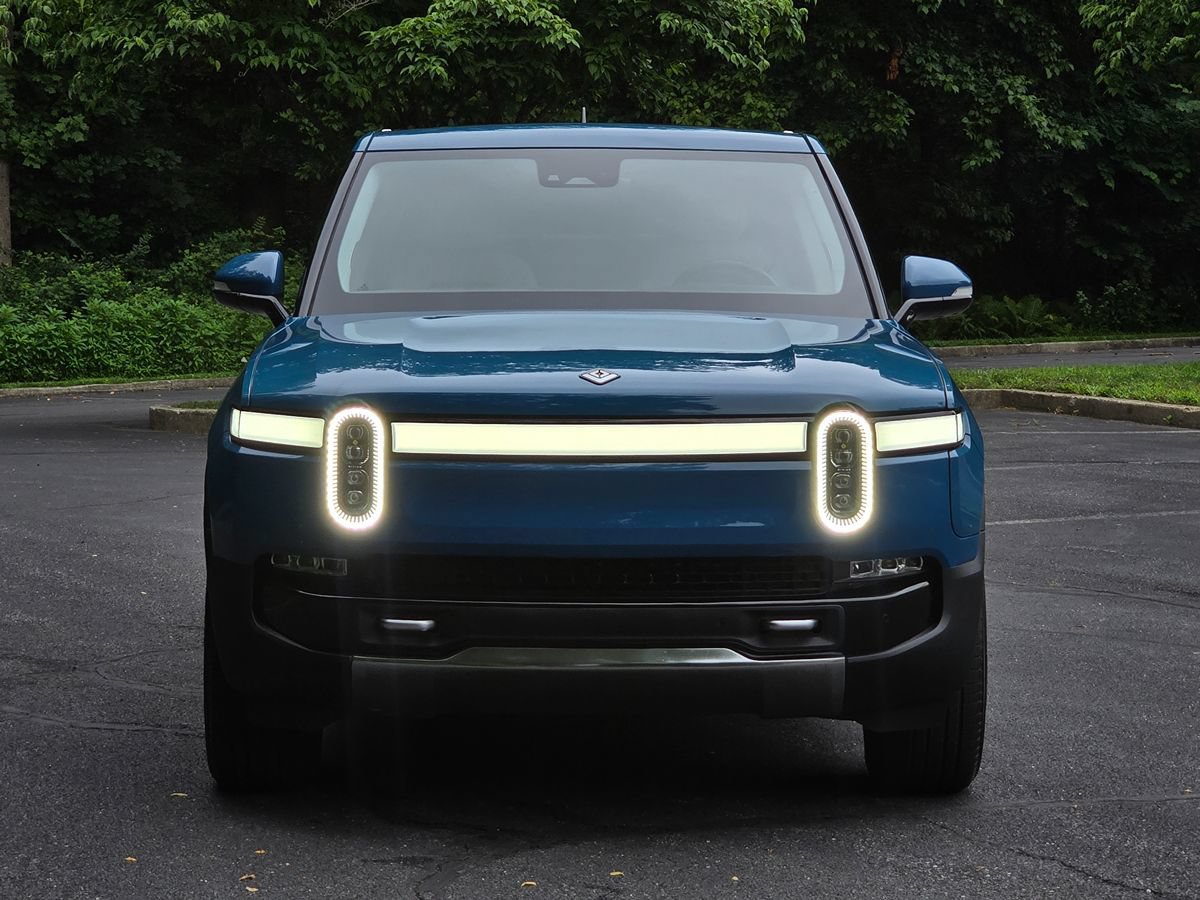 Used 2023 Rivian R1T Adventure Dual AWD/4WD image 10