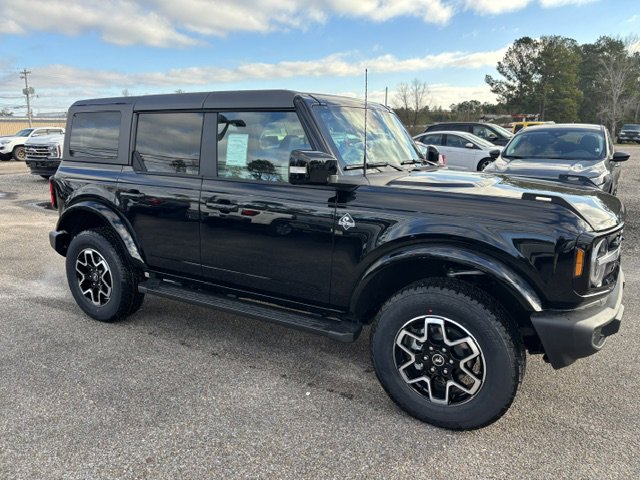 New 2024 Ford Bronco Outer Banks image 4