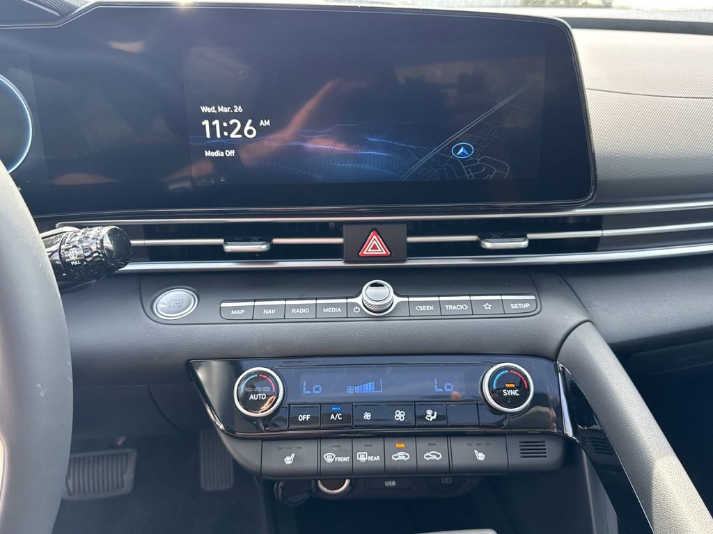 New 2025 Hyundai Elantra SEL FWD image 30