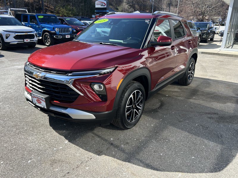 Used 2025 Chevrolet TrailBlazer LT w/ Convenience Package AWD/4WD image 5
