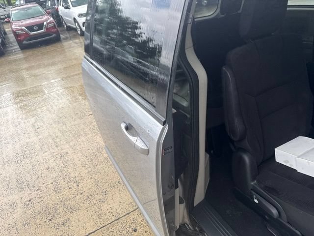 Used 2018 Dodge Grand Caravan SE FWD image 37