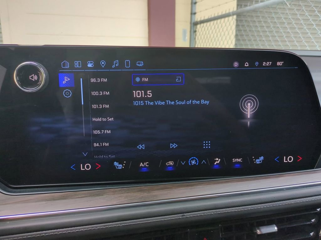 Used 2025 Chevrolet Suburban Z71 AWD/4WD image 22